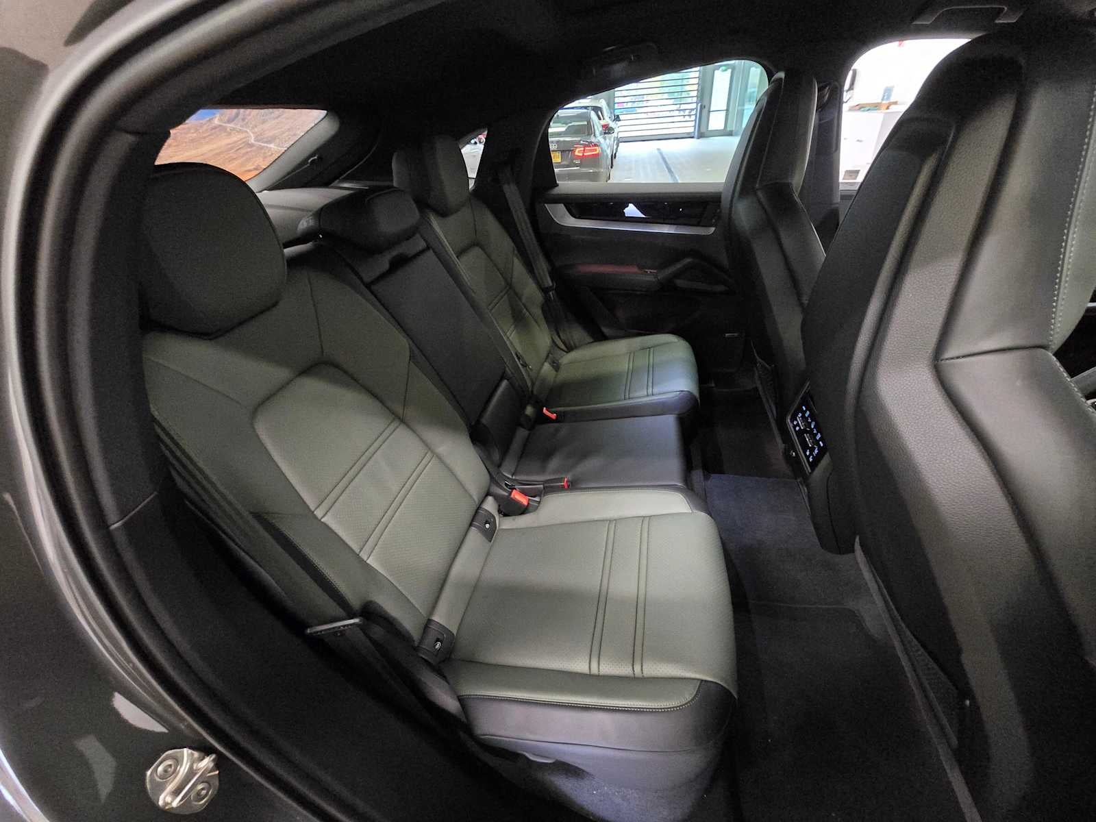 2024 Porsche Cayenne Base