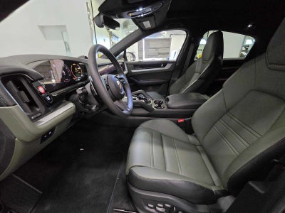 2024 Porsche Cayenne Base