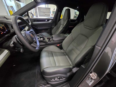 2024 Porsche Cayenne Base
