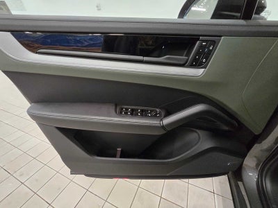 2024 Porsche Cayenne Base