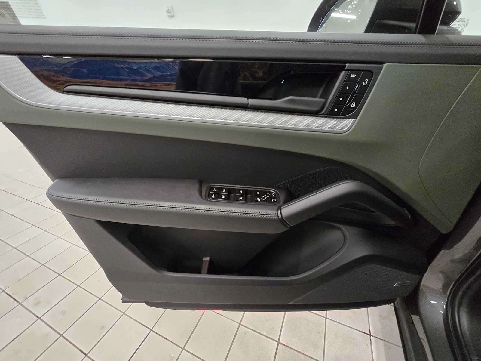 2024 Porsche Cayenne Base