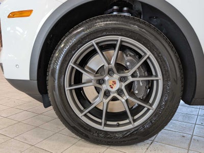 2025 Porsche Cayenne Base