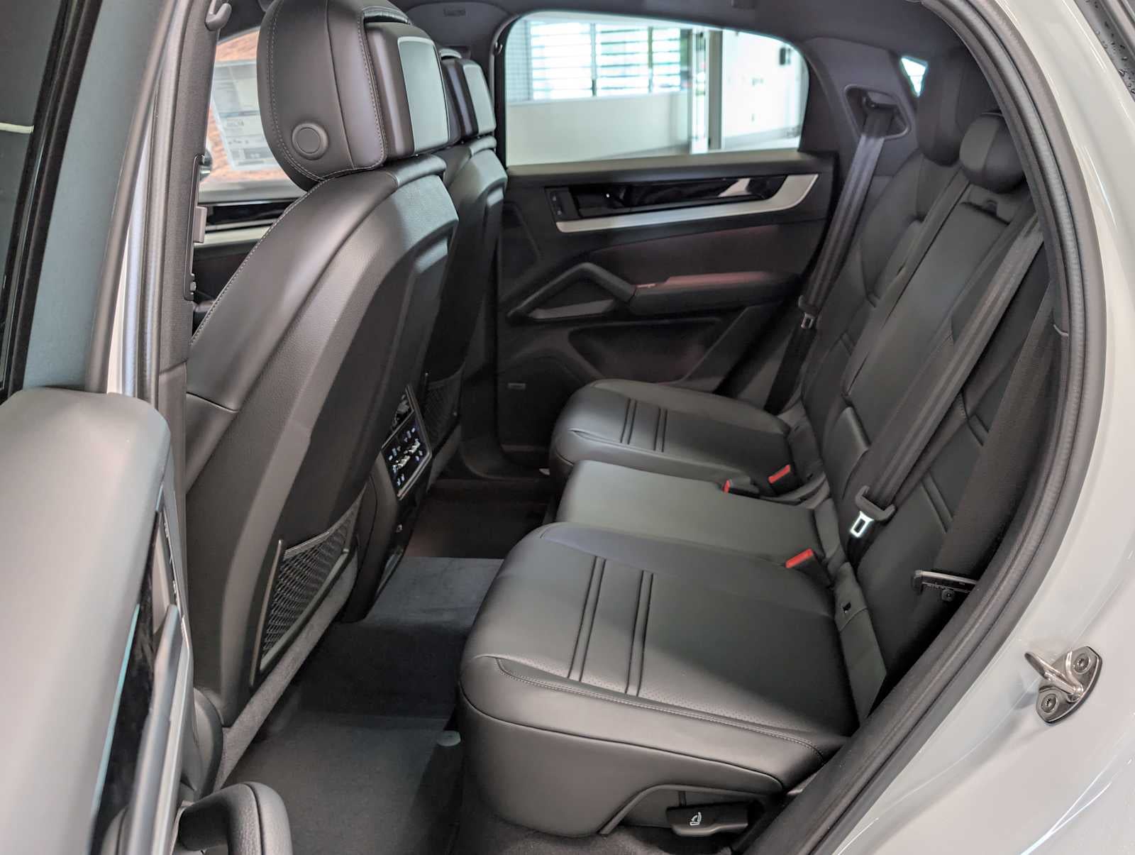 2025 Porsche Cayenne Base